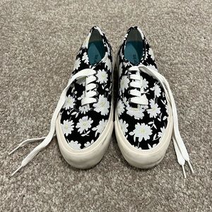 Floral platform sneakers